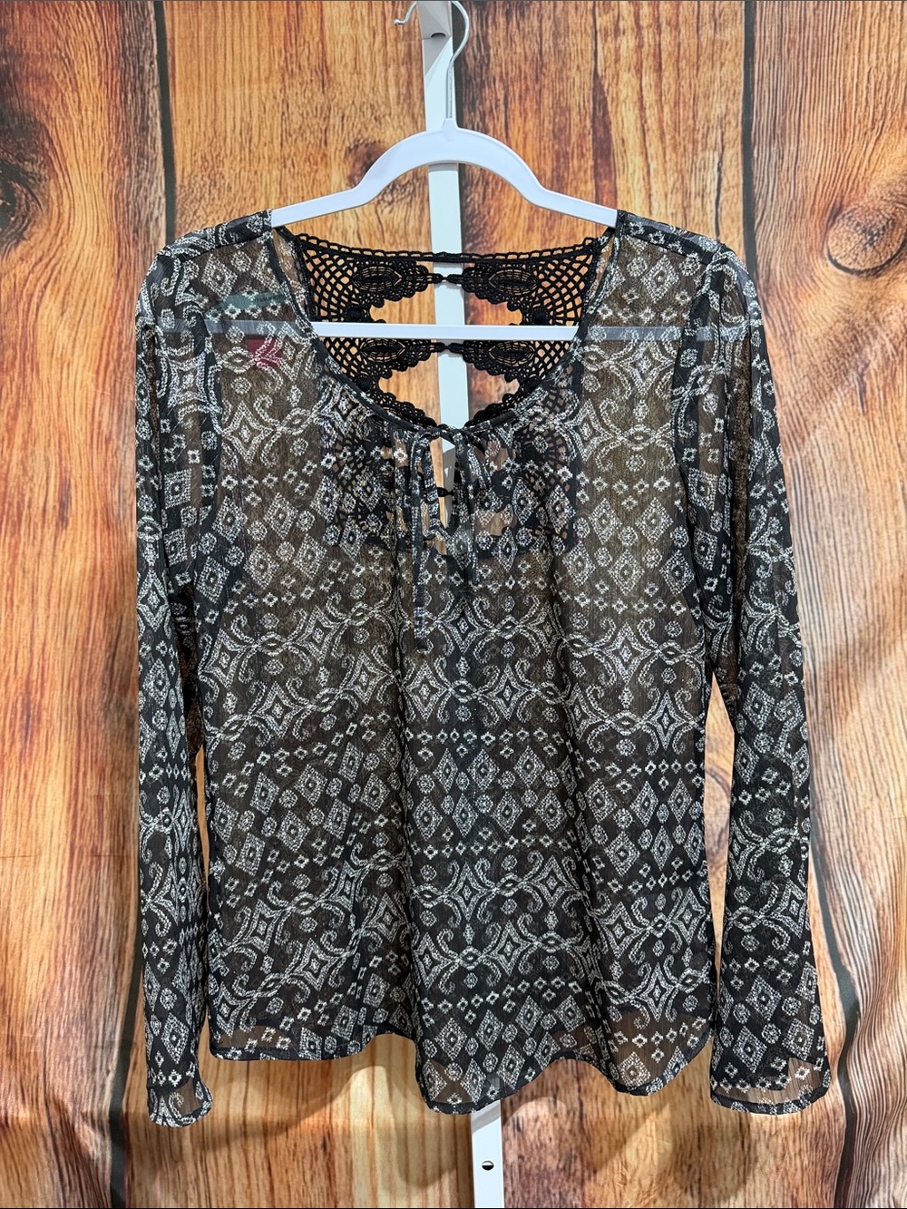 🚨(4/$10) Maurice’s Tie Front Sheer Blouse Size S